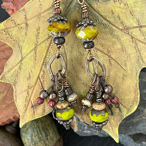 ARTISAN “Fall For Me” - Dangle Earrings - Picture 2 of 7